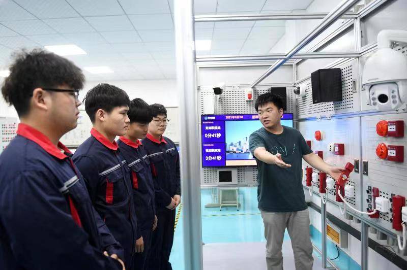 大力发展职业教育 服务经济高质量发展